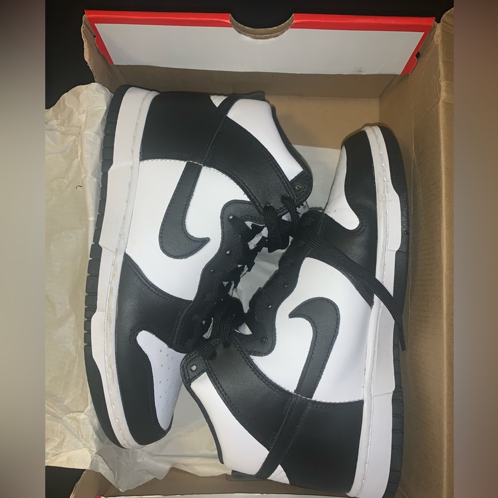 Nike Dunk Hi retro. Black & white size 9